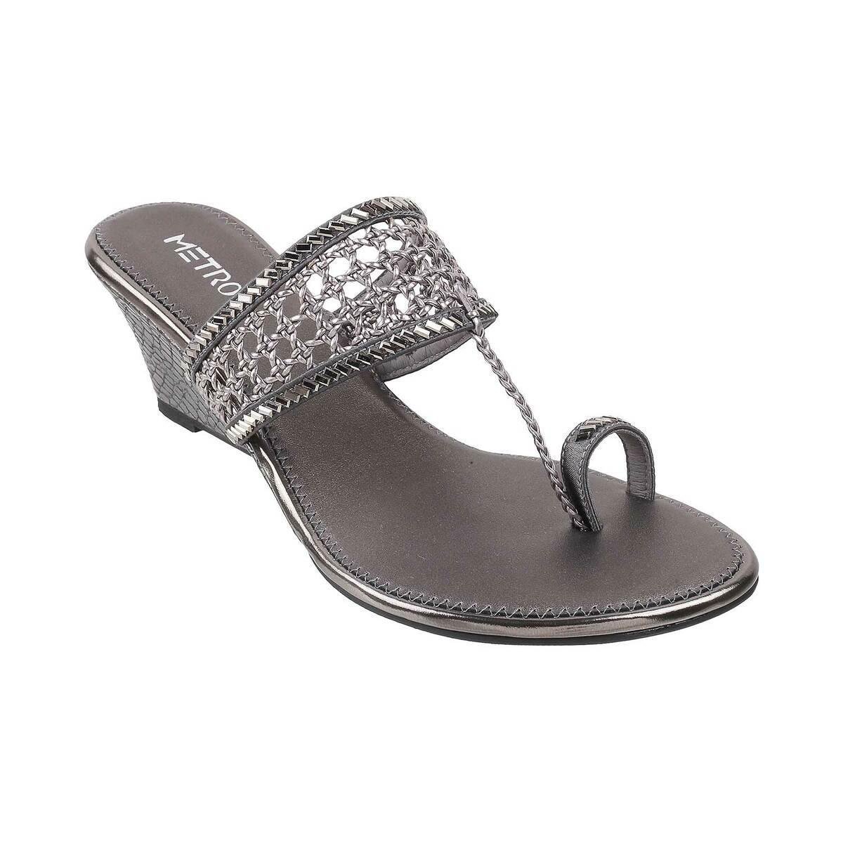 Women Ethnic Slip Ons - Image 5